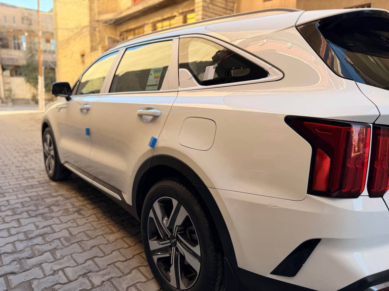 سلام عليكم 
سورنتو 2022خليجي فول 1/1 رقم بغداد دولي باسمي تحويل مباشر 
مكفول من كلشي ماشية 50
المواصفات
بنراما 
بصمة دخول ذكي
صندوق ذكي كهرباء
7 راكب 
3 قطع تبريد 
داخل اوفايت 
فور ويل 
كيرماوس 
6سلندر مكينة 3500
شحن وايرليس
شاشة ابل كار بلي 
منافذ شحن 
لدات امامي خلفي 
كراسي كهرباء 
كشن حار بارد 
هاند بريك بصمة 
وضعيات قيادة مختلفة
وبعد بيها هواي مواصفات 

السعر 290$ بيها مجال 
للاتصال 
*********** بغداد, العراق
