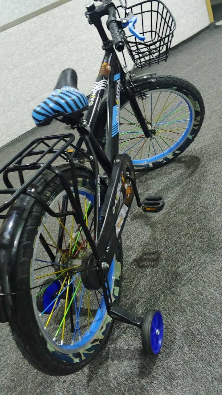 السلام عليكم بسكل حجم 20لبيع مستخدم قليل سعره 65 وهذه رقمي ***********بيه وستاب
