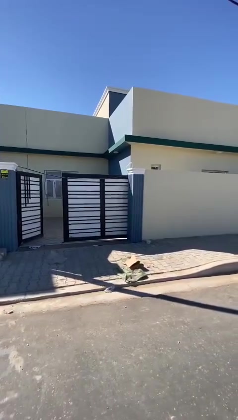 🏡 دار للبيع في مجمع الزهراء السكني

📐 المساحة: 150 م²
🏠 طابق واحد يضم:
✅ غرفتي نوم
✅ صالة
✅ استقبال
✅ مطبخ
✅ كراج
✅ حديقة

⏳ استلام الدار خلال 6 أشهر

💰 السعر الكلي: 110 مليون دينار
💵 المبلغ الواصل: 55 مليون دينار
📌 المتبقي: قسط شهري 500 ألف دينار فقط
✔️ بدون كفيل وبدون فوائد
✅ تباع بتطلوعة مناسبة

فرصة مميزة للراغبين بالسكن أو الاستثمار.

📩 للتواصل والاستفسار، أو للحصول على استشارة حول أفضل الفرص السكنية والاستثمارية، يرجى مراسلة الصفحة أو الاتصال على الأرقام التالية:

📞 ***********
📞 ***********

🌟 إذا كنت تبحث عن سكن مميز أو فرصة استثمار ناجحة، فلا تتردد بالتواصل معنا. يسعدنا تقديم الاستشارة والإجابة عن جميع استفساراتكم ومساعدتكم في اختيار أفضل الفرص السكنية والاستثمارية بما يناسب احتياجاتكم.
