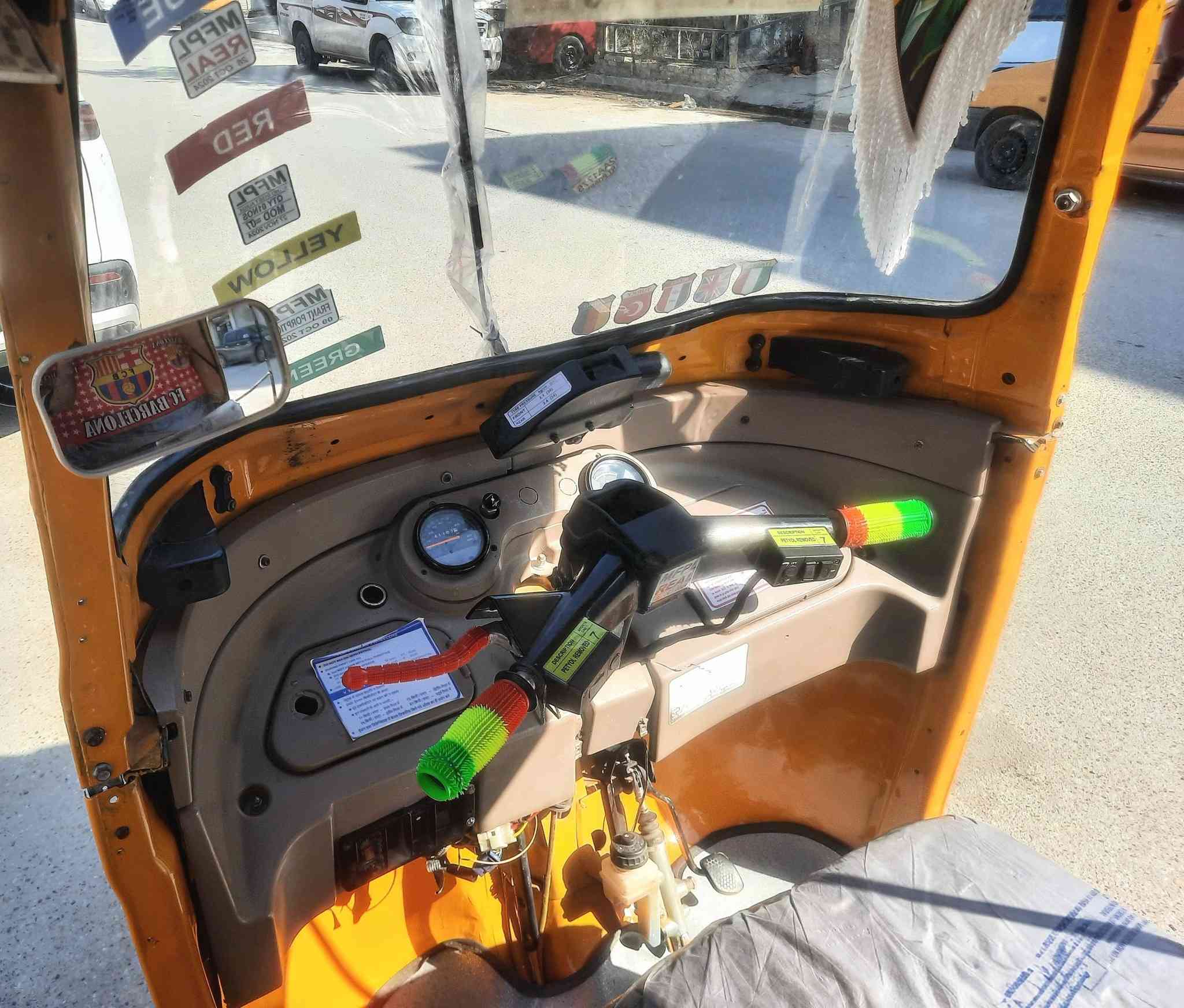 تكتك بجاج موديل 19 شهر 10
أوراق كامله شركه المصطفى
مكينه 20 مجفت شركه
تكتك لاظربه ولامعجون 
بلاديه فقط مصبوغه جماليه
العنوان بغداد السعر 4600
***********
