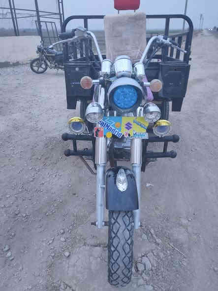 موديل 20 اصولي مداور ثاني يوم مكفولة من كلشي محرك موديل 2024مامفتوح برغي بيها كهربائيات كلها شغاله حتى سرعه البانزين رون اشاير تواير ابو الخطه قبل سبوع تعمير ويل حديد كدام برغي ماعايزه سعرها واحد و٧٠٠ وبيها مجال مكاني مشخاب ناحيه القادسيةغ

***********غريبه ع شنافيه
