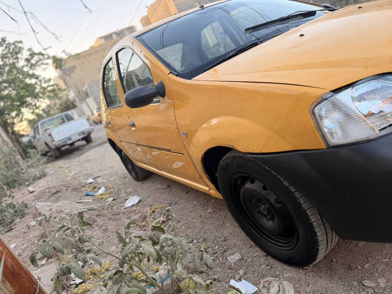 السلام عليكم رينو لوكان موديل 2009 مكينه كير خير من الله تبريد ثلج  منضومة كاملة  جديده تخم تاير جديد كهربائيات كلها شغاله داخلهة نضيف كشنات مدوشمة سيارة كلش حلوه صدرها حلو سيارة مناقصها شي كبل لل شارع سعر 33
مكانها بغداد جزيرة بغداد السياحية 
***********
