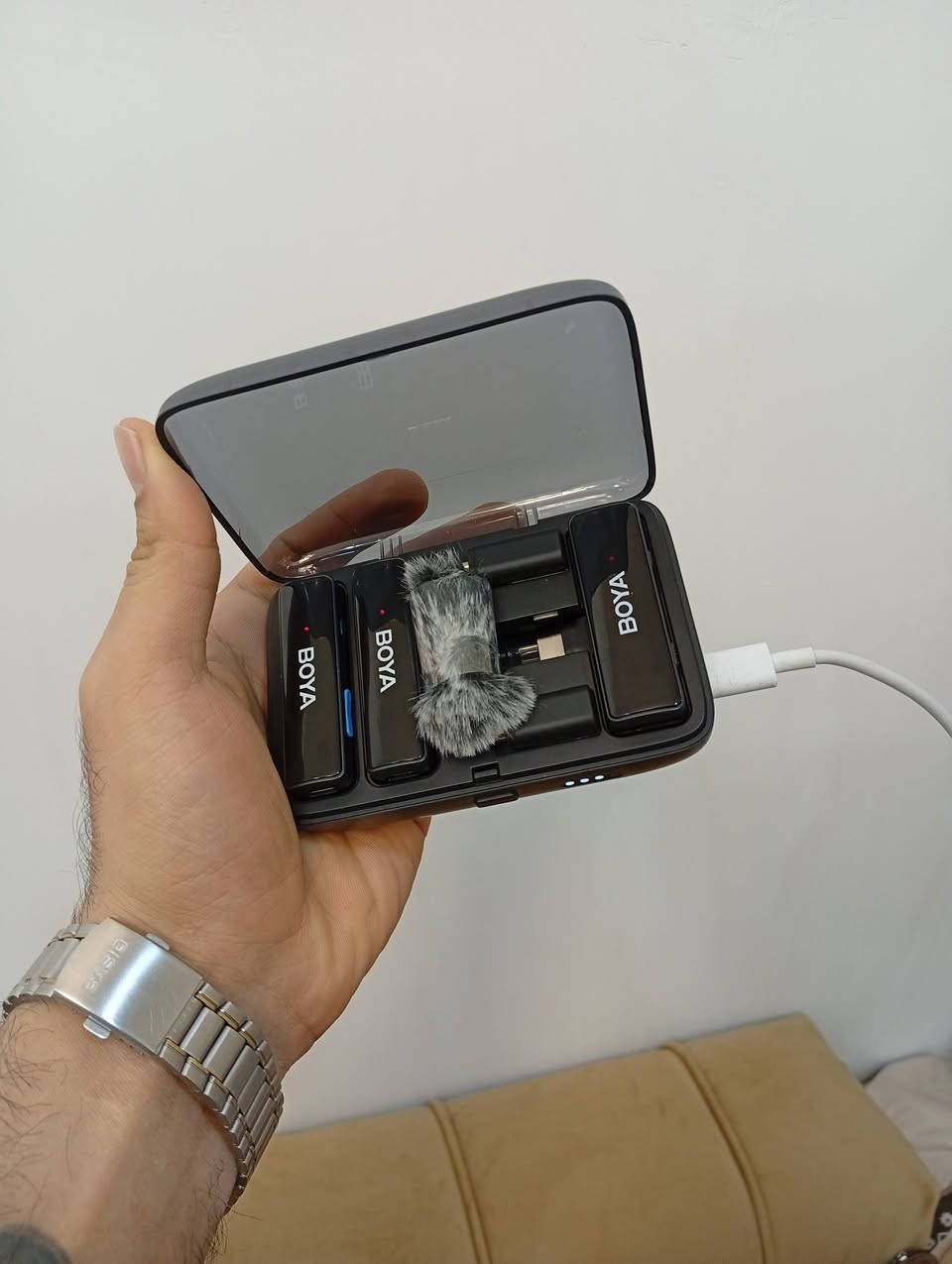 نك مايك متحدثين احترافي ماركة بويا للكاميرات و للموبايل
يجي مونو و ستيريو وبي خاصية عزل الضوضاء
يستخدم لفيديوهات صناعة المحتوى مثل فيديوهات الطبخ والفلوكات وفيديوهات التدريس وغيرها اشتريته ب150 واستخدمته مرتين او تلاثة

السعر 100 ألف 
***********
