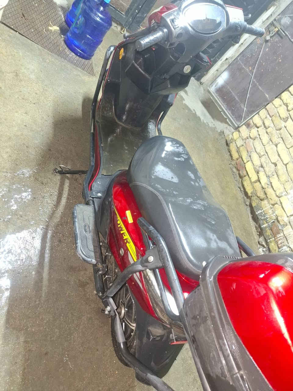 السلام عليكم للبيع درلجة شحن عطلانة العطل مالتهة ما اعرفة موديل ٢٤ بيهة جنطة عدد ٢ بيهة بصمة عدد ٢ وسويج عدد ٢ مكاني البياع للاستفسار *********** فقط اتصال بدون واتساب
