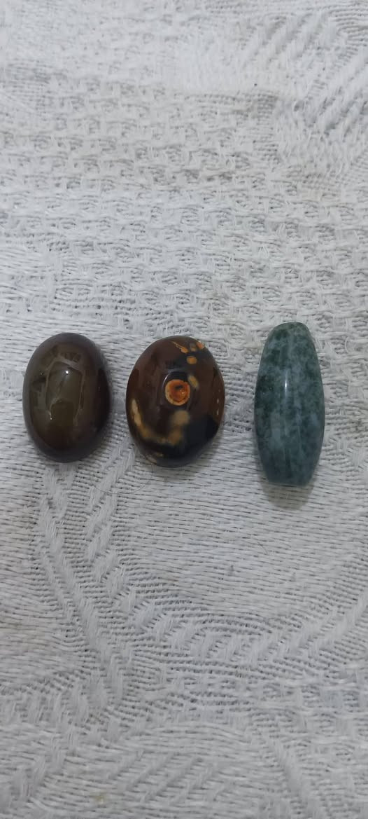 السلام عليكم محابس فضه صياغه يدويه ثقيله وحجار متنوعه ما اعرف بيهن الله شاهد اشتريت غراض بيت من ضمنهن هذن ابصندوك ابيعهن شلع بما يرضي الله الشراي يتصل ايقيمهن أو ياخذخن بل عافيه البصره القبله حي القائم ***********
