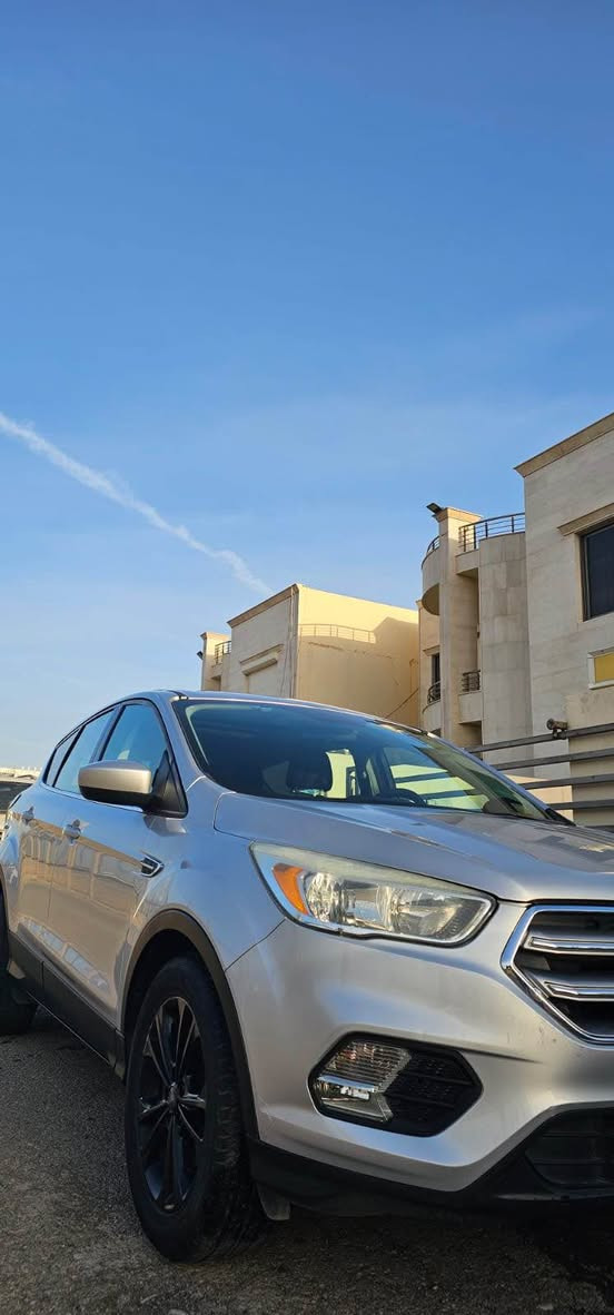 Ford Escape 2017
فول مواصفات پانوراما
فقد شبر صبغ جاملغ بدون دواخل 
تەنها یەك چاملغی سبوغە بەبێ ژۆرێ 
سەیارەكە زۆرپاكە یەك دینار مەسروفی نیە بەناوی خۆمە
گێر و مەكینە بەشەرت نەكراوەتەوە كارەبایی بەشەرت 
نرخی داوای ١٠٢ و مامەڵە 
*********** أربيل, العراق
