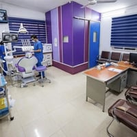 أطباء أسنان • حشوات جذور • عفك