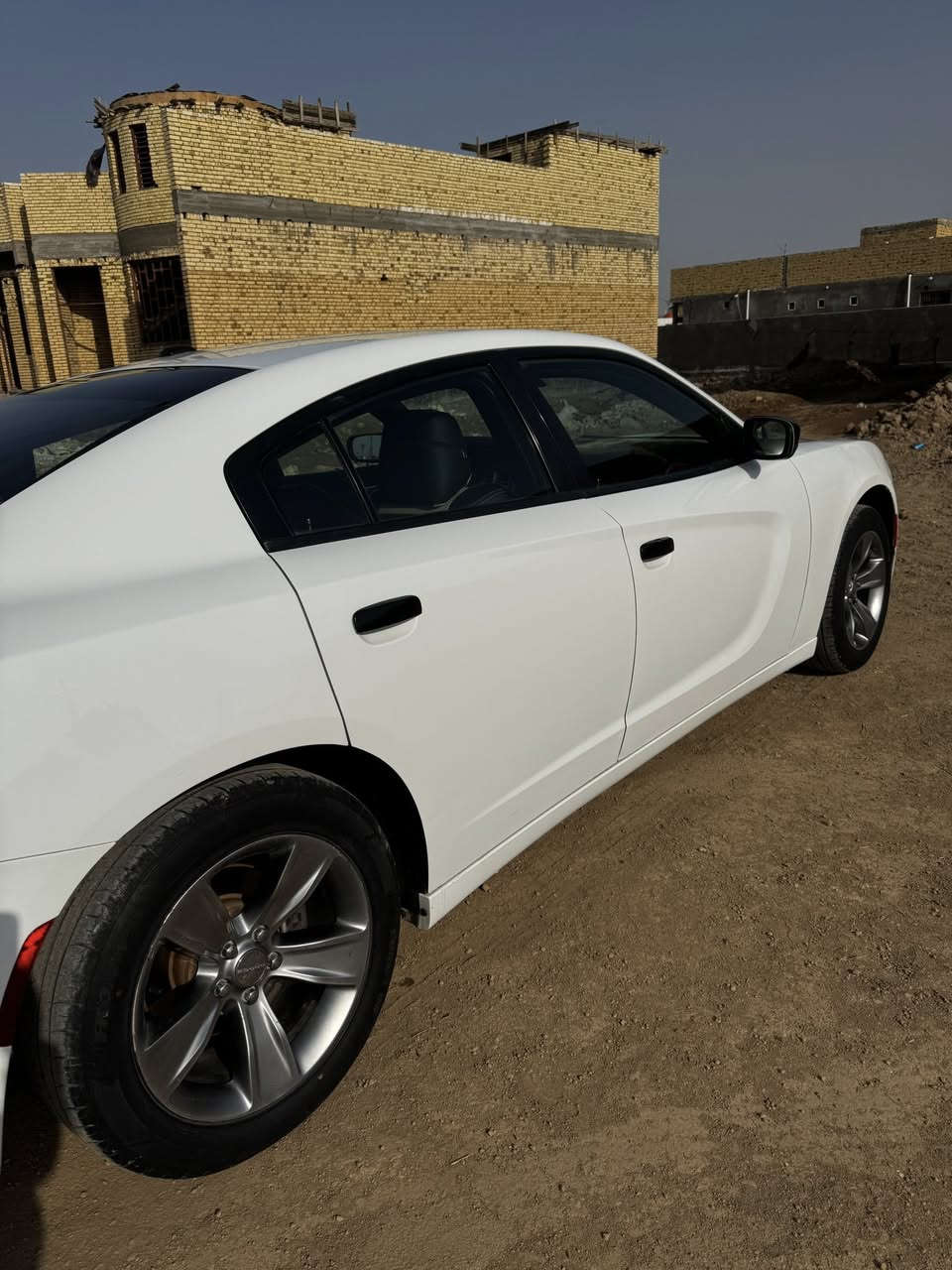 جارجر ١٩ اصل رقم بغداد بسمي تحويل ثاني يوم 
السياره بيه تبديل بنيد فقط بدون دواخل 
وبارد بالمدكر الامامي شي بسيط 
السعر ٢٢٠ مجال بسيط ***********
