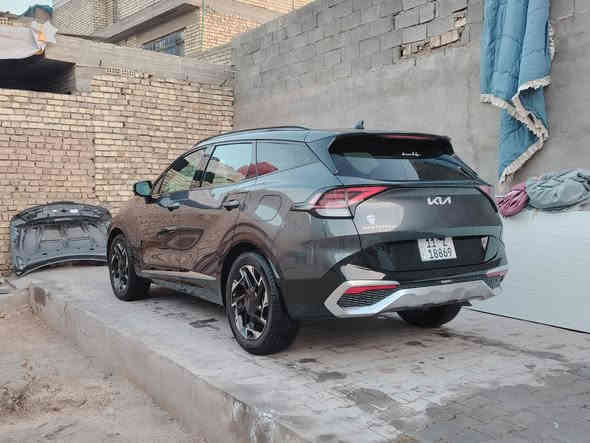 السلام عليكم 
سبورتج 2024 وارد امريكي 
فول مواصفات SX PRESTIGE 
الضرر كما موضح بل صور 
بصمة 
تشغيل عن بعد 
بونوراما 
جنطة كهرباء 
4 كامرات 360 
داخل احمر 
شاشة متصلة تجتل 
رادارات امامي خلفي 
حساسات امامي خلفي 
بعد مواصفات معروفة 
السعر 235 ورقة 
العنوان بغداد حي النصر 
رقم الهاتف ***********
