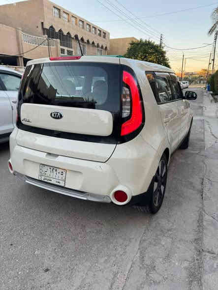 سلام عليكم 
كيه صول 
موديل 2015
جديده بمعنى الكلمة 
رقم بغداد مشروع وطني 
ماشيه 67 
سعر 118 وبيه مجال 
المكان بغداد العامرية 

‭0772 582 4139‬
