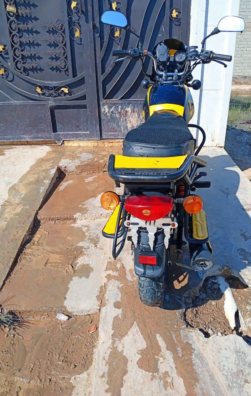 بوكسر مديل 2021 اوراق اصولية وجاي امشي بالترقيم. الشراي گبل يكمل الإجراءات ويبصم ويستلم ارقام وسنوية باسمه.
الدراجة مكفولة من كلشي السعر مليون و150 وبيهة مجال.
موجود خاص او اتصل على الرقم ***********
