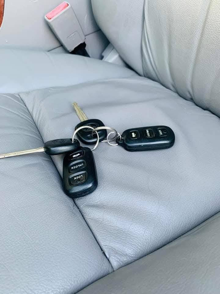 السيارة
كامري 2004
استماره فحص ساري الموتر شرط الفحص 
حالة السيارة: مستعملة
بحاله الوكاله علا شرط الفحص 
القير: قير : اوتوماتيك 
نوع الوقود:بنزين 
الممشى: 290  الف
المواصفات 
4 سلندر 
تشغيل مفتاح 
قيراتوماتيك
يتوفر خدمه شحن جميع الدول العربيه

للتواصل وتساب0581745771


**إذا كنت صاحب هذا الإعلان وتريد حذفه لأي سبب، رجاءا أرسل رسالة إلى الدعم الفني**