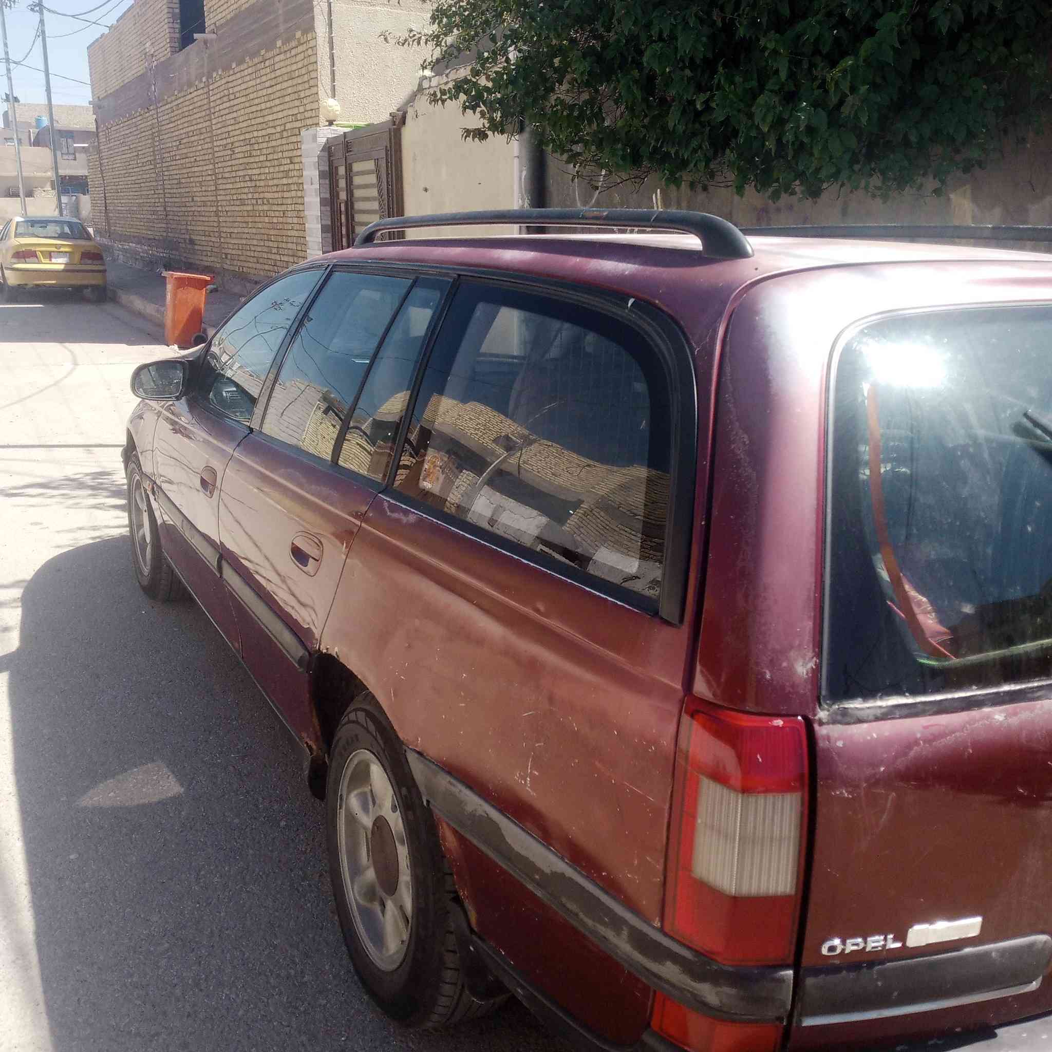 ابل بزو ستيشن سياره جاهزه محرك راس الثور تخم تاير حدا يه جديده مانقسها شي جاهزه رقم بغداد *********** مكاني واسط
