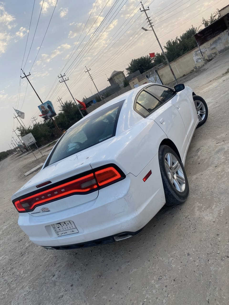 سلام عليكم  رمضان كريم جارجر موديل2012 رقم بغداد تحويل مباشر سياره كفاله بيه بس لبنيد مقسم  تخم تاير حداده كير مكينه اكسن غرفته جديده سياره جاهز مانقصه اي شي السعر١٥٠ وبيه  مجال قليل العنوان بصره قرنه***********
