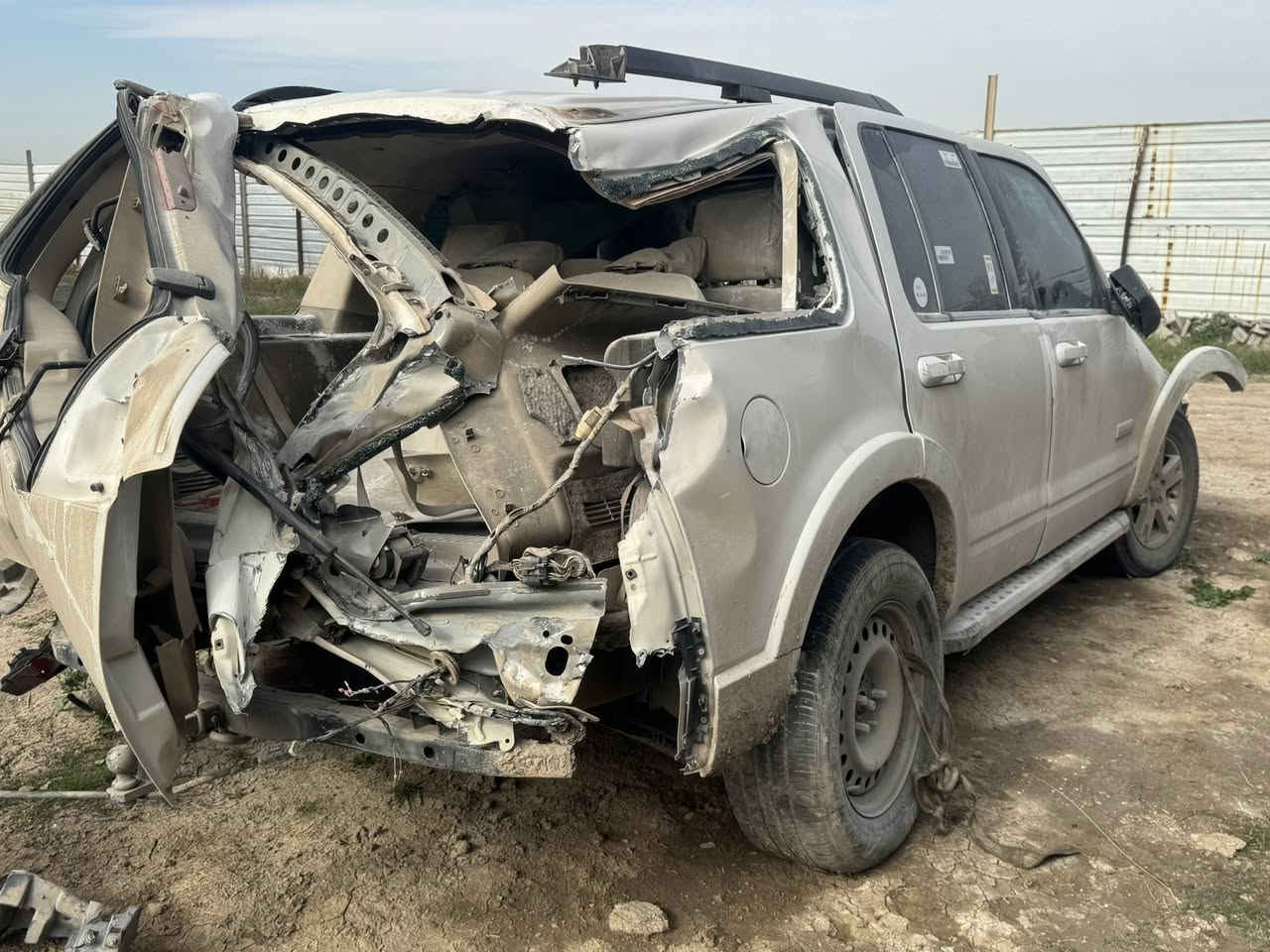 اكسبلور ٢٠٠٨
رقم اربيل جديد 

خليجي وكاله نيفا فول مواصفات 

مكلوبه ابيع ع حادثهة 

***********
