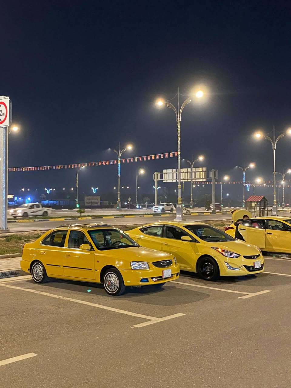 هيونداي فيرنا 2014 السعر 74
رقم بغداد مداور ثاني يوم كير محرك حدادية كلهة جديدة
بيها طخة يم قبق البانزين معيودة اكفلهة لغود شواصي 
مكان كربلاء للاستفسار اكثر اتصل عل رقم ***********
