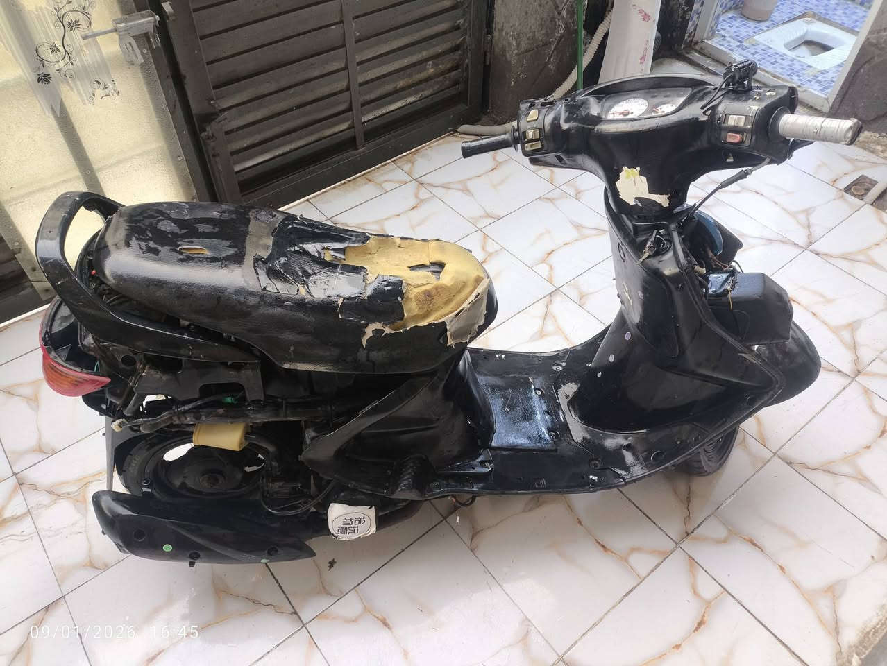 سلام عليكم دراجه فراشه 140 شغاله كلشي مابيهة بس يرادلهة ترتيب ب100 قفل كوم حديد مكاني نادر الاولة رقمي ***********
