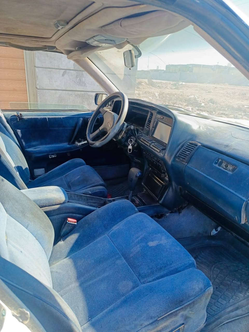 السلام عليكم هارتوب موديل 90 رقم انكليزي لنهايه 29 و هزه جديده  شرط تحويل سياره حيل حلوه من الدعاميه للدعاميه طخم تاير بالباكيت صدر امامي خلفي جديد داخلها حيلل حلو كهربائياتها كلها شغاله شاشه باور جديد سياره ناعمه كلشو مكفوله من الكص والنقل الجثه والعيب الشرعي مكينه وكير ففيتي بالباكيت ترايك وين ميعجبك امشي 160 
 للشراي يتصل ع *********** 
‏‪***********‬‏
