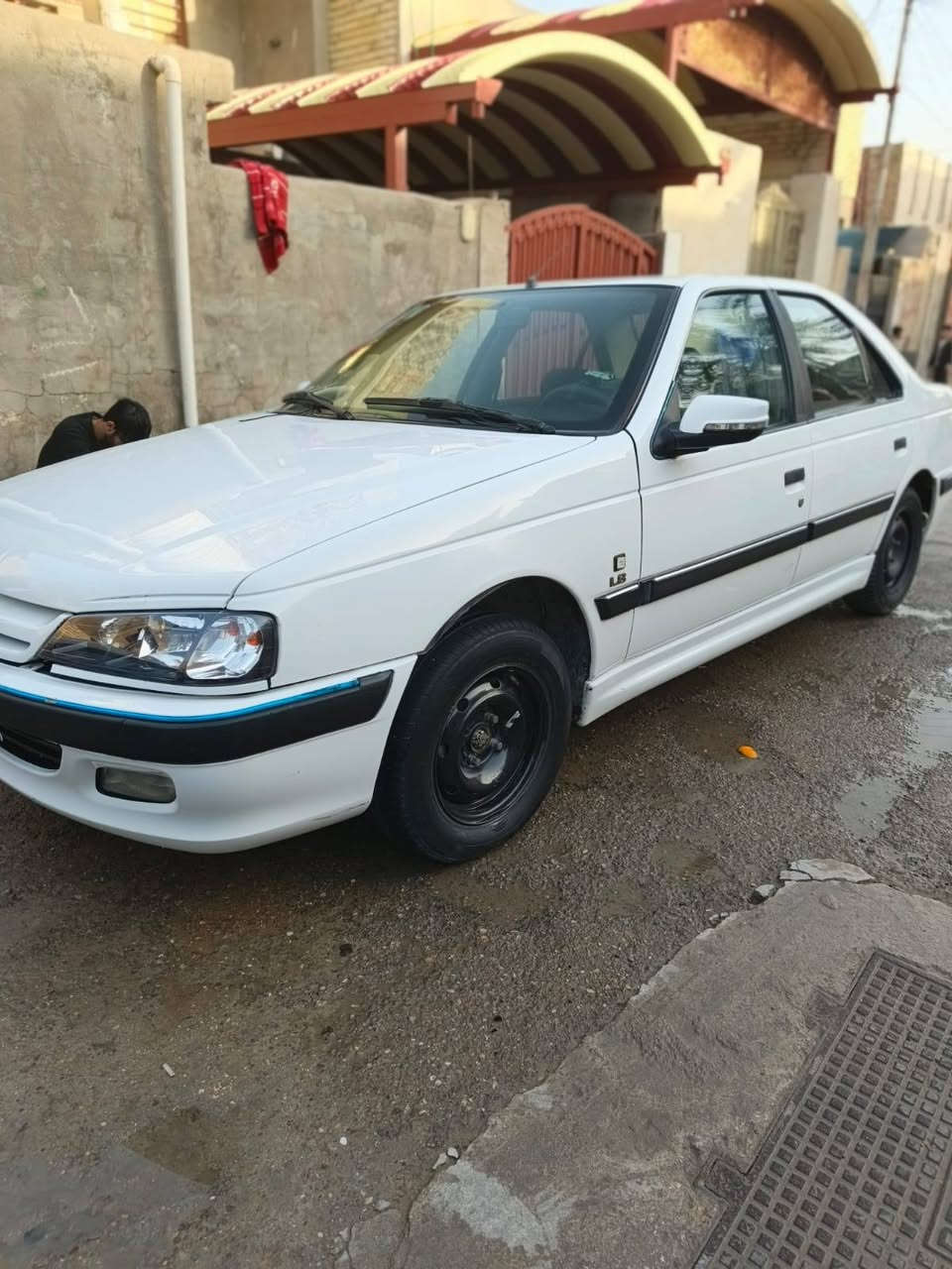 سلام وعليكم بيجو بارص مديل 2015رقم بابل مشروع وطني جاملغ امامي و خلفي معمرات كير محرك مكفول العنوان بغداد سعر 53 وبيه مجال ***********
