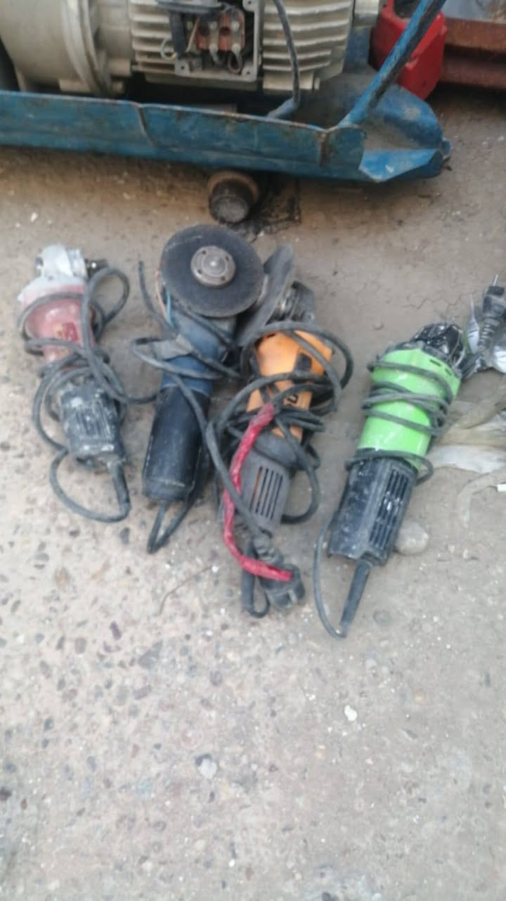 السلام عليكم اخوان غراض للبيع العنوان ابو غريب قرب مستشفى ابي غريب التفاصيل اتصل واتساب *********** وسكله قياس ٦٠ التفاصيل اتصل
