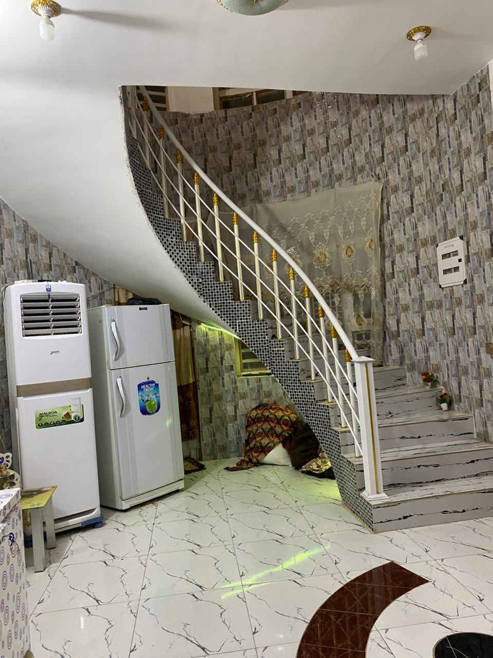 بيت للبيع 200م حي الصحة طابق واحد كونكريت بناء درجة أولى السعر 165 وبي مجال
للاستفسار ***********
