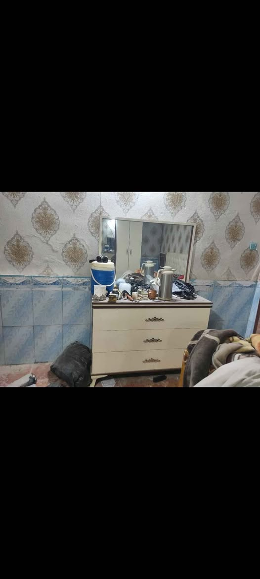 غرفة تركية بسعر 425 الف
نضيفة جداااا(ما بيها كسر)
للبيع 
الكنتور طويل 
7قطع 
مستعجل ع بيعها
ماخذها 1650
واريدها 
السعر 425
البصرة _الزبير Singapore


**إذا كنت صاحب هذا الإعلان وتريد حذفه لأي سبب، رجاءا أرسل رسالة إلى الدعم الفني**