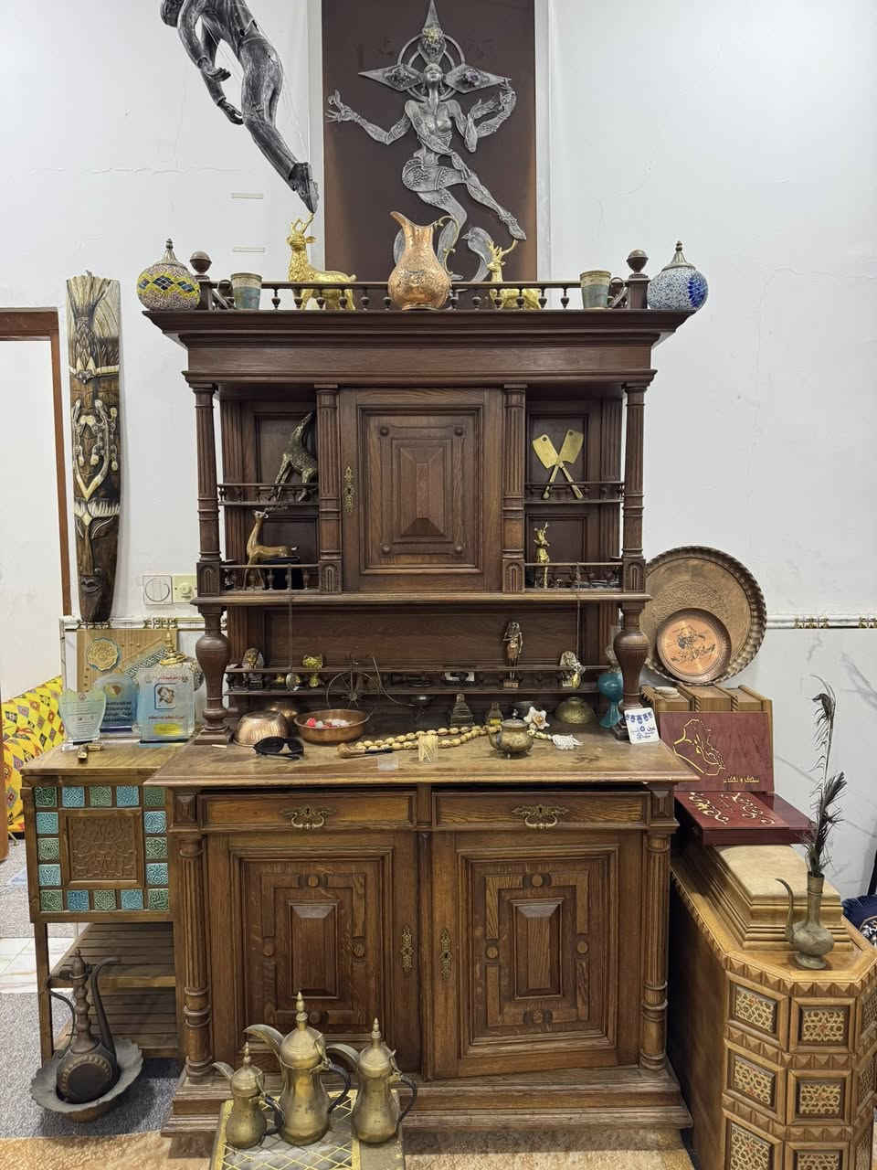 للبيع خشب هندي قديم 
تواصل ***********
