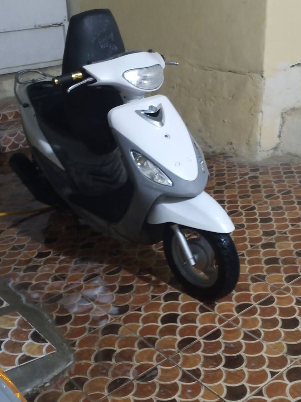 سلام عليكم ماكس منغولي ياباني موديل 2006 دراجه جديده ونضيفه كهربائيات كله شغاله  وكفراته كله ختم واحد دراجه مكينة ناعمه مامفتوحه دراجة اي نقص مابيه سلف هندر كله شغال السعر 750وبيه مجال لطيبين إذا موشراي لاتدخل تراسل وتعب روحك  الاتصال على هذا رقم 750


**إذا كنت صاحب هذا الإعلان وتريد حذفه لأي سبب، رجاءا أرسل رسالة إلى الدعم الفني**