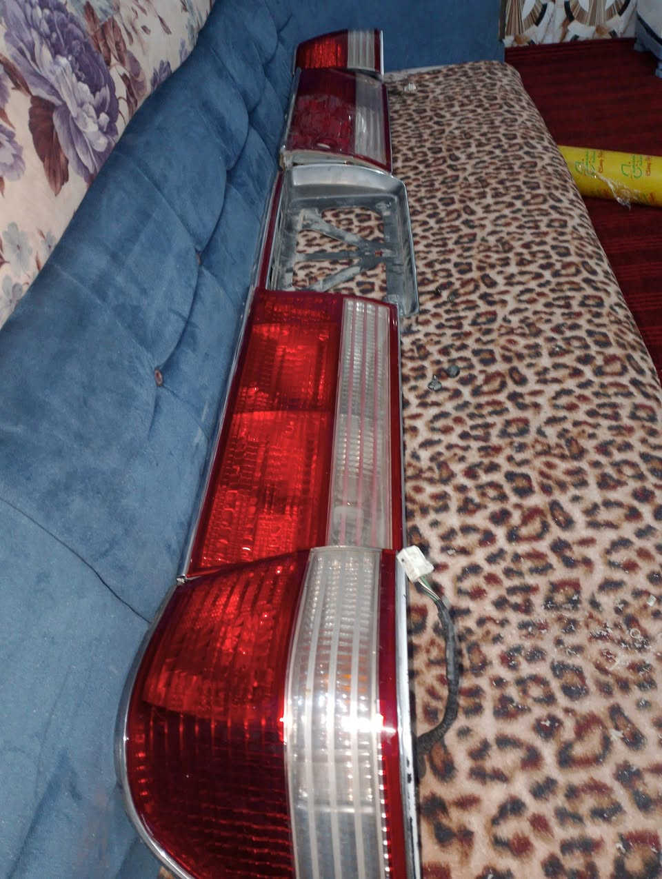 بك لايت راس فلات كرستال للبيع السعر 90 العنوان الديوانية ***********
