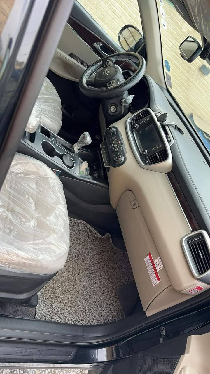 سورنتو ٢٠١٧ اربعه سلندر سبعه راكب كامرا كشنات هيتر فول مواصفات رقم أربيل باسمي جديدة جداً وارد أمريكي السونار مرفق بالصور ماشيه ٩٢ السعر ١٦٠ وبيها مجال مكان الدجيل للاتصال ***********
***********
