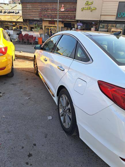 السلام عليكم 
سوناتا 2016 
رقم بغداد باسمي 
مكاني بابل 
السيارة وارد امريكي 
فول مواصفات لمتد 
بنوراما نقطة عمياء مري قلاب قطعتين تبريد كشنات تبريد تدفئة كشنات خزن وكهرباء انظمة قيادة جنطة ذكية الخ...
حادثها من امريكا بسيط كلش شوية صبغ بالبنيد باقي السيارة سليمة 
ماشية 94 قابل للزيادة
سعرها 138 
***********
