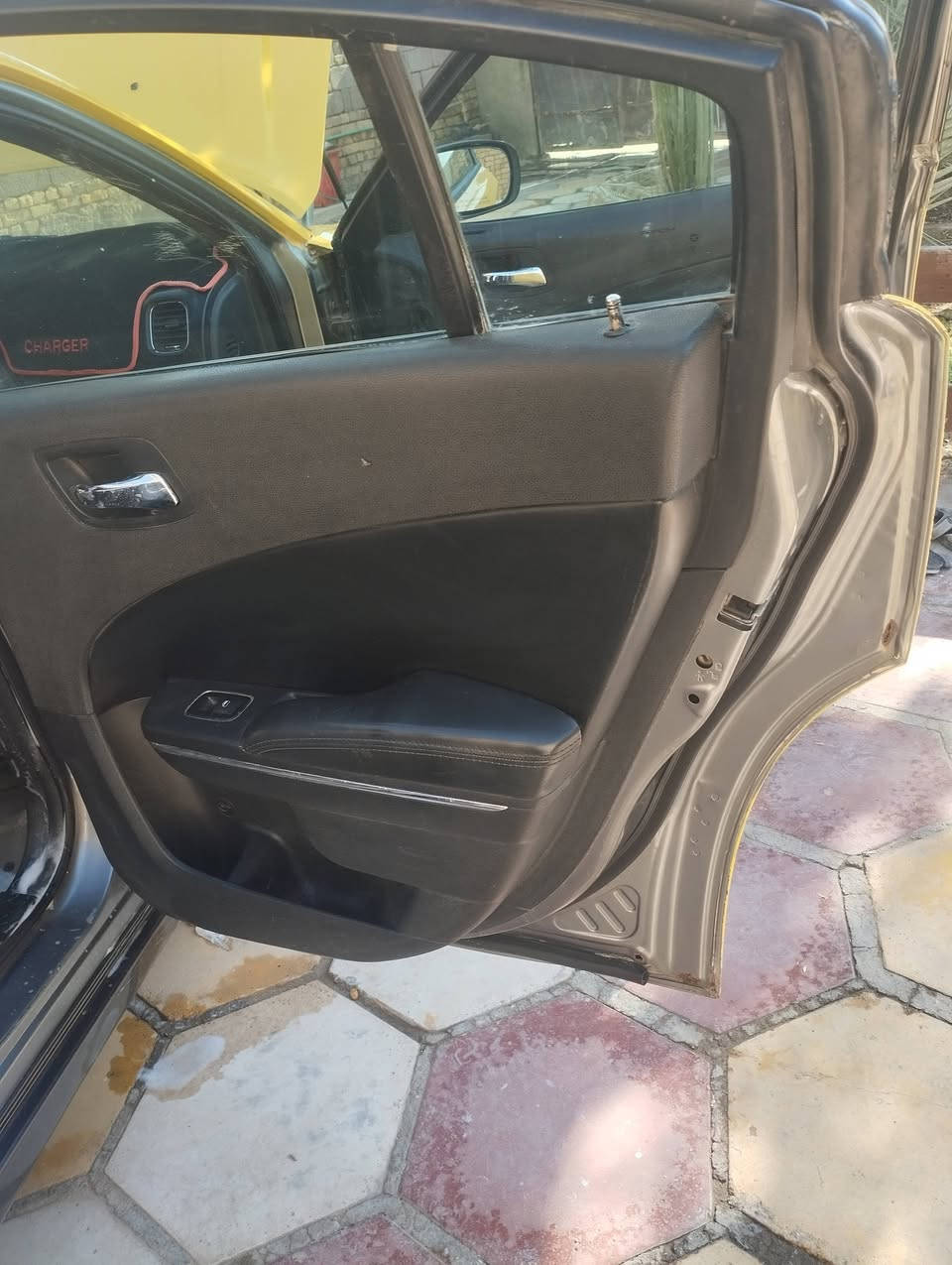 جارجر مديل ١١ بسمي حدثه بنيد وجملق طخم تاير وحدديه توني مسويهن ناصريه مركز ***********رقم رعيه 130وبيه مجال
