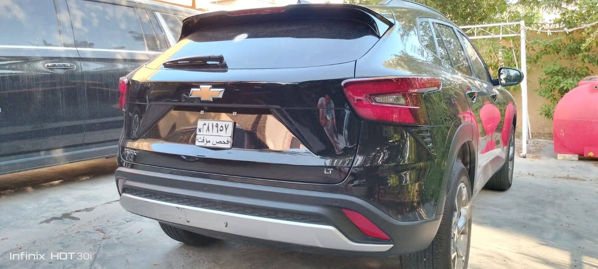 السلام عليكم 
شوفرليت تراكس 2025 LT ,
مكفوله بدون حادث بدون قطره صبغ فقط تقرير غرق مداخل أي مي للسياره ولا اي عطل شرط الفحص فقط تقرير ٫٫٫٫٫ 

مواصفات دجتل 
تشغيل عن بعد  
هيترات بلكشن  
حساسات امامي خلفي 
رادارات 
قياده ذاتيه 
باقي المواصفات معروفه 

السعر 165 ٫٫ بدون رقم  سعر الرقم مليون ونص
***********
