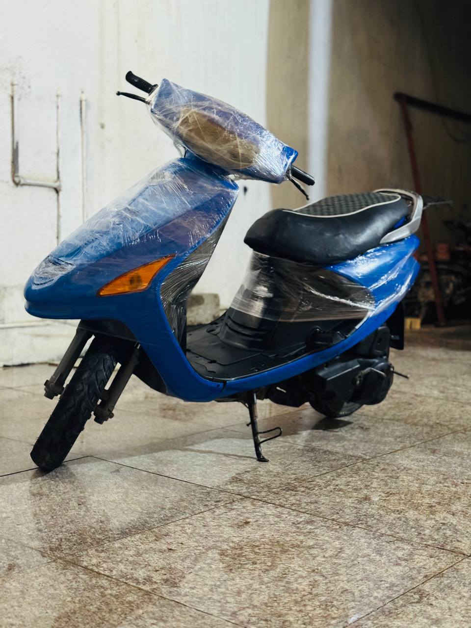 السلام عليكم 
دراجه فراشه للبيع 
بيع مستعجل 
(دراجه كامله للخير وكلشي شغال بيهة وكل نقص ما بيهة)  
تايرات جدد.    دبلات شغالات.   كهربائيات شغالة  سلف لايت اشاير هورن شغال .  دراجه نضيفه وكامله مال جناي      بيع مستعجل 
سعر الدراجه.  330 وبيهة مجال 
مكان الدراجه.  الحله قضاء القاسم 

***********
