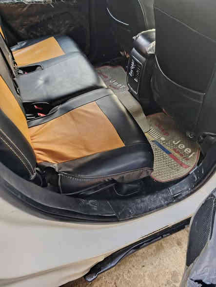 سلام عليكم للبيع جيب شيروكي 2011 سنويه 27 رقم بغداد سياره وارد أمريكي داخله كلين بيه حادث بل عراق باب مبدل خلف السائق و الجاملغ شبر بي صبغ خلف السائق مكينه 6سلندر مكينه 3600شاشه كبيره حساسات خلفيه كير ومكينه مكفولات تبريدها ثلج سياره بسمي تحويلها ثاني يوم
و وين ماتريد وديها افحصها السياره استخدام شخصي
***********
مكلف بنشر رقم صاحب السياره موجود السعر ١٦٠
