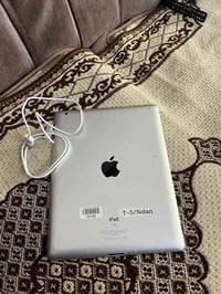 ايباد. مني فايف. للبيع. 32 ذاكره جهاز. نضيف. وجاهز. وشغال. صوت كامره م...