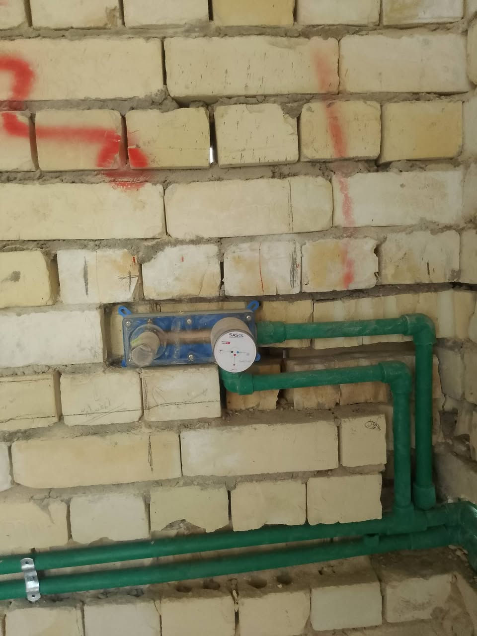 🛠️ تأسيس صحيات حديثة.. شغل درجة أولى ومضمون! 🚽✨
​لو تريد تريح بالك وتنسى مشاكل الرطوبة والانسدادات، بيت العمر يحتاج أساس صح ومضبوط! 💪
​تعديل وتأسيس حمامات مودرن وعصرية بأحدث التصاميم 🚿🛁. نشتغل بأجود المواد العالمية وحسب المواصفات:
​أنابيب PPR (الخضر): للماء الحار والبارد، لحيم حراري مضبوط 100% وبدون أي نضوح 💧.
​منظومات uPVC: لتصريف المجاري، انسيابية عالية وبدون روائح أو انسداد 🔧.
​تأسيس السبالت والتقطير: تنظيم كامل وشغل مخفي ونازك يلوق ببيتك ❄️.
​حمامات مودرن: دفن، معلق، وكل ديكورات الحمامات الحديثة اللي تخطر ببالك 🚾.
​🔥 ليش تختارنا؟
​🪚 دقة بالمواعيد: نسلم الشغل بالوقت المتفق عليه بدون تأخير.
📐 ترتيب ونظافة: الشغل كله ليزري وموزون بدقة.
صيانة وضمان حقيقي ورا الشغل لأن ثقتنا بإنتاجنا عالية 😎.
​للحجز والاستفسار، تواصلوا معنا وما يصير خاطركم إلا طيب:
👤 الفني: سيف
📞 رقم الهاتف: ***********
​ملاحظة: الصور المرفقة هي من مواقع العمل المباشرة ومن تصويرنا الخاص 📸👇
