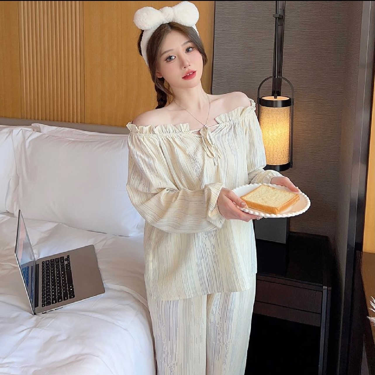 بجامة قطنية واسعة اللون اوف وايت منقشة ✨

السعر ١٠ الف

متوفر لدينا نظام الجملة والمفرد باسعار مناسبة 

لأنكِ تستحقين الدلال 💕

#بجايم #اناقة #ترند #explore #بنات


**إذا كنت صاحب هذا الإعلان وتريد حذفه لأي سبب، رجاءا أرسل رسالة إلى الدعم الفني**