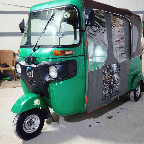 سلام عليكم شباب تكتك للبيع مديل 2022شهر ال12 رقم وسنويه نكليزي تكتك جاهزه نكره سلف كهرباءيات كله شقاله تخم تاير جبلي كاعيات ودوشمه  مسجل بلتوث مكينه وكشره كفاله عامه تكتك مكاني البصره وهاذه رقمي ***********
والسعر 9100وبيه مجال للطيبين
