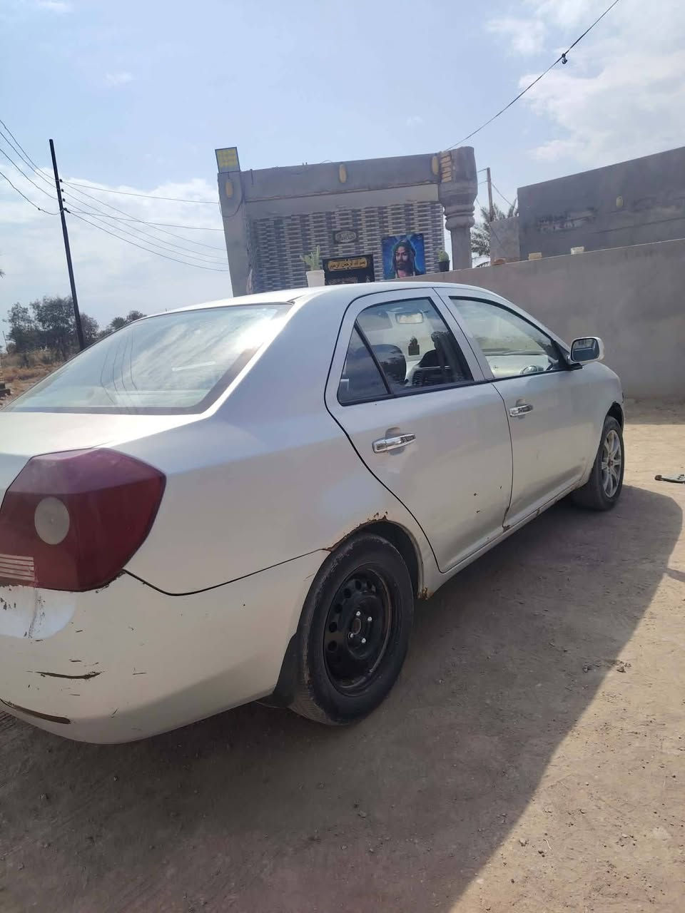 للبيع جيلي ام كي موديل 2013 العنوان ديوانية السعر 38 بي مجال قليل تلفون *********** بي واتساب بلخدمة
