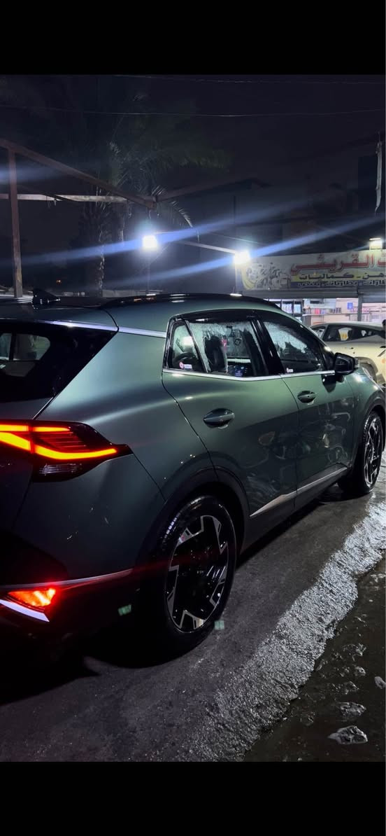 سبورتج خليجي 2024
ماشية 26  ألف   لون زيتوني داخل بيجي 
جلد  مكفولة رقم أربيل بأسمي 
تحويل مباشر مواصفات فول 1/1 
مواصفات . 
بانوراما 
تبريد / تدفئة كشنات 
شاحن لاسلكي 
بصمة 
صندوق كهرباء 
داخل اسود 
أنظمة قيادة عدد 4 
شاشات دجتل 
منافذ شحن Type-C 
تدفئة ستيرن  
مثبت سرعة . تحديد مسار . مانع انحدار 
ويل كب حجم 19 عدد 5 
حساسات امامية وخلفية 
رادار جانبي وخلفي 
كامرة خلفية دوارة مع زر كامرة تشتغل مع المشي 
وباقي المواصفات معروفة 
محرك سيارة 2000 دوش 
السعر 243 وبيه مجال بسيط 
مكاني بغداد حي الشباب الاعلام
***********
*********** بغداد, العراق
