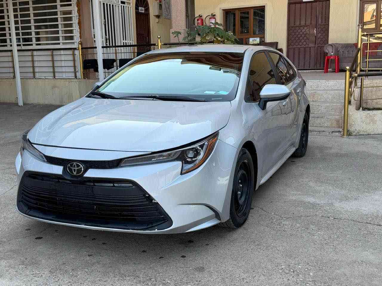 ﷽ 

‎تويوتا كورولا 2024 شكل جديد LE 🌹
‎سياره نص بابين صبغ بدون مبدلات و مكانين بار
رقم ساصى سياره : 5YFB4MDE3RP186422
‎حجر گزوز رادار راديتر بلادى 💯
‎بدون دواخل 💯
ايرباگات طاك راجع بلادى 💯
‎محرك 4 سلندر 2000
‎سياره ماشيه :25 الف ميل
‎سعر : 128 و بيها مجال 
‎‏‎مواصفات  LE
‎‏‎شاشة✅
‎‏‎كاميرا✅
‎‏‎رادار✅
‎‏‎تحديد مسار✅
‎‏‎تحكمات ستيرن✅
‎‏‎مانع انزلاق✅
‎‏‎اوتو بريك✅
سياره شرط ترقيم محافظات شماليه 
اتصال او واتساب: ‭0776 699 5610‬
اتصال او واتساب : *********** أربيل, العراق
