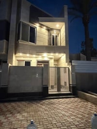 دار للبيع المساحه 103م بناء حديث فول درجه اولى الواجهــه 5م  يحتوي على...