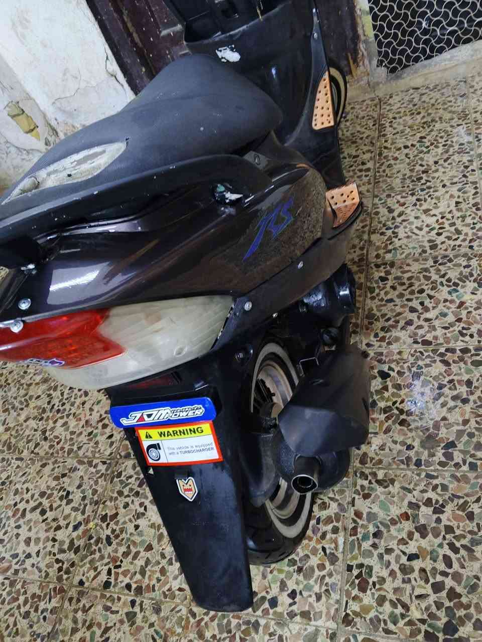 دراجه للبيع ماكس عدله شغاله كلها كل شيء ما بيها نقص بس بريك امامي وباتري دراجه خير من الله سعر 500 عنوان بغداد شارع الكفاح ***********
