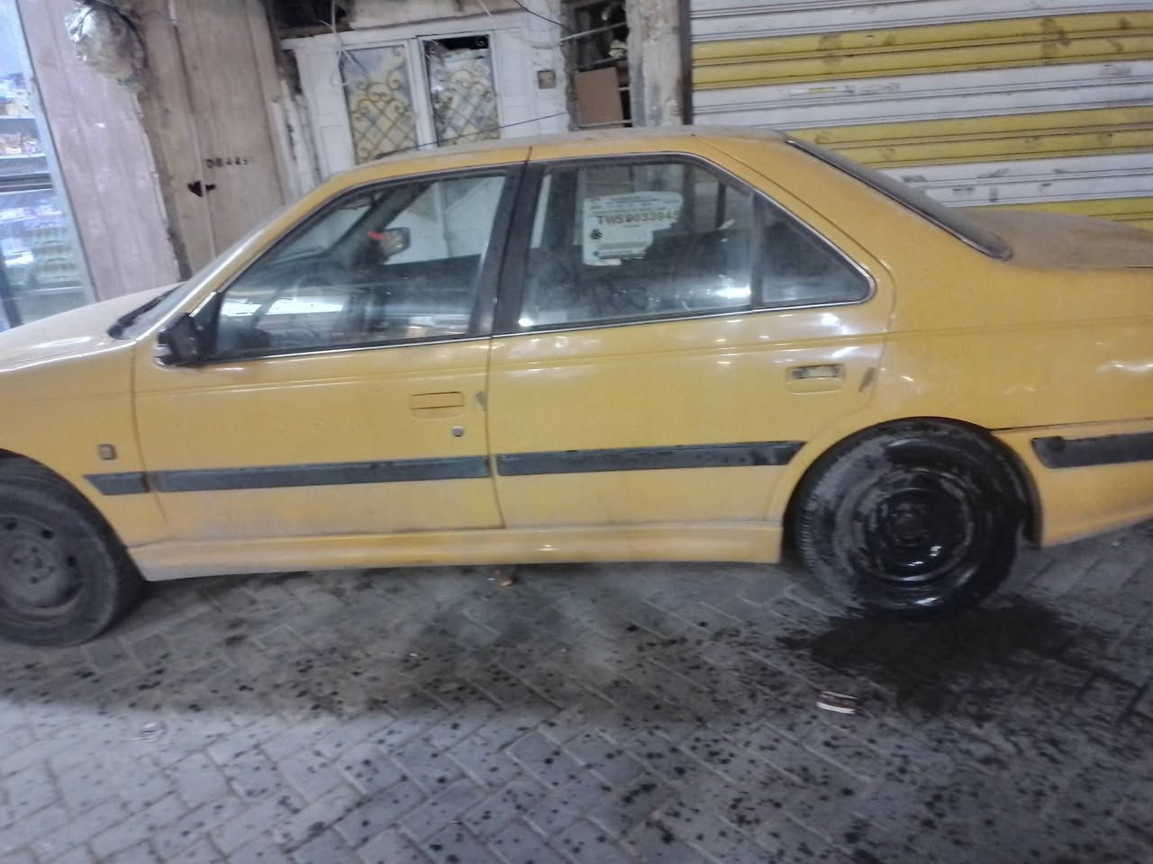 السلام عليكم   سيارة بيجو بارص مديل ١٥ سيارة كامل فقط نقص صدر العنوان  بغداد  الاعظمية ***********
