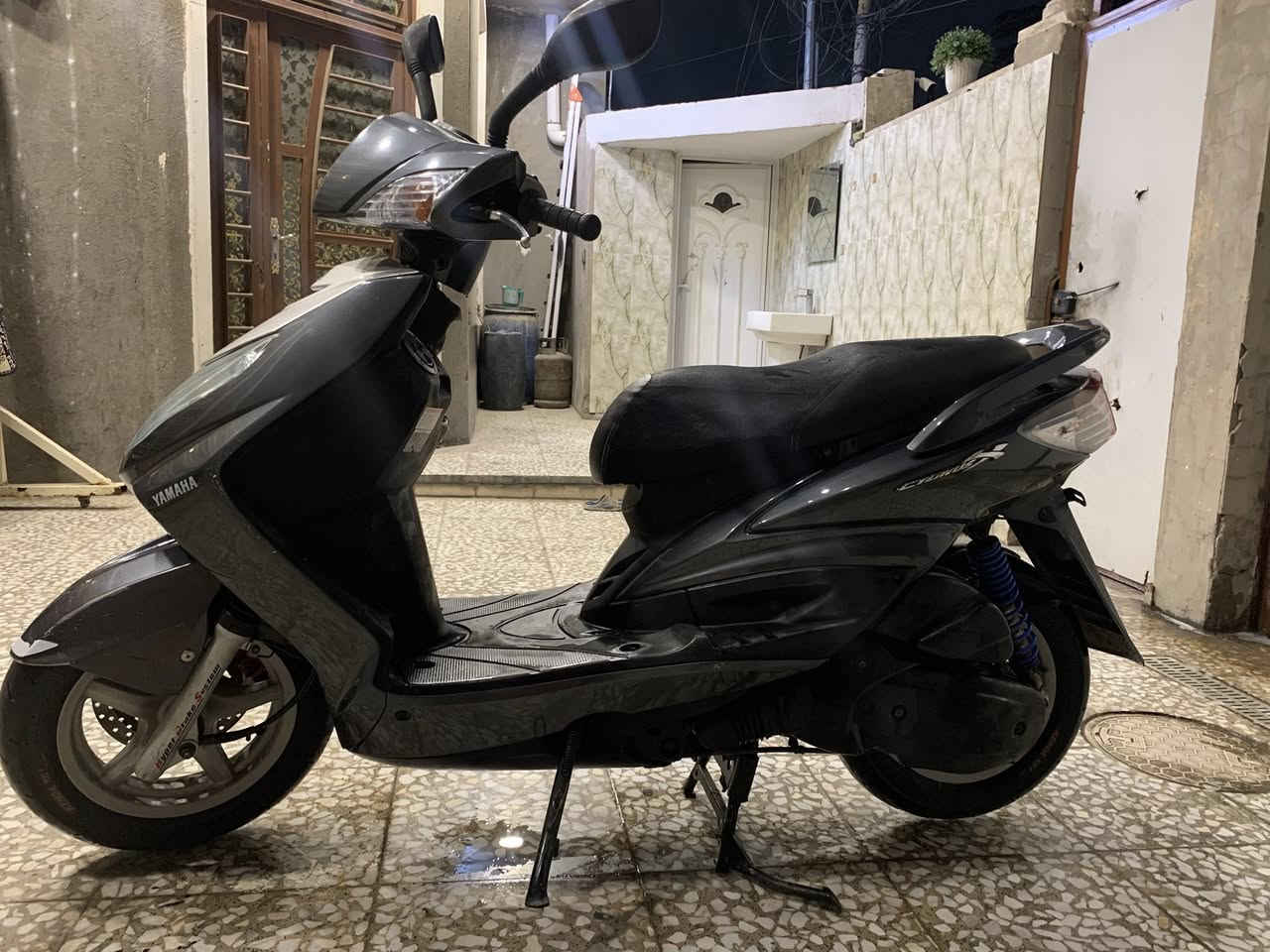 السلام عليكم دراجة سكنز للبيع نظيفة جداً شغالة كلشي مابيهه للبيع السعر خاص العنوان بغداد مدينة الصدر 
الرقم ***********
