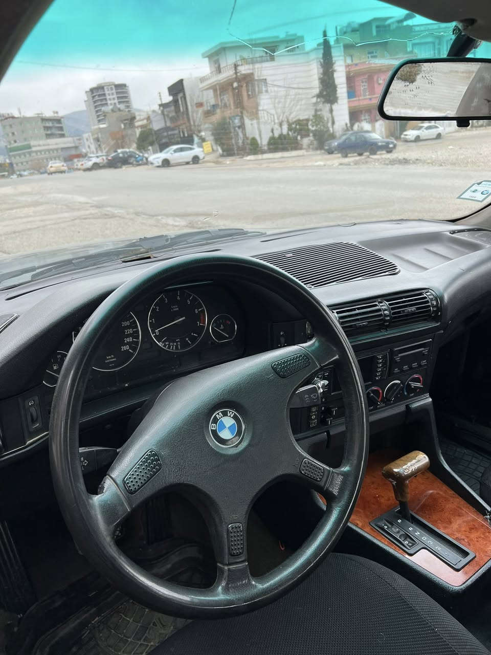 bmw  موديل ١٩٩٠ جام كاربا تبريد ساردو گه رم ئارمى سليمانى ٩٠ هه زار خرامه تيايه تايه و ويلى لوكى له ژيرايه  به شه رتى موسو براوه هيج داعميشى نه بيت 
سعرى ٤٨ گه لا
0750 103 3898
0770 726 4080
