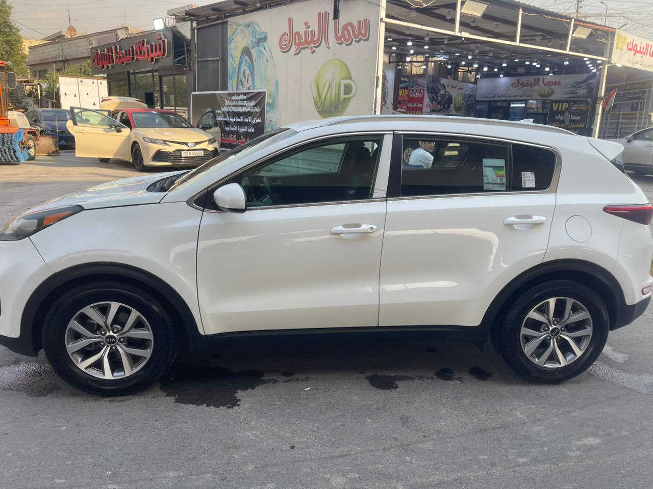 سبورتج ٢٠١٧ وارد امريكي
مكينة 2500GDI
الضرر صبغ نص البنيد والدعامية لا لغرد ولا شاصي حادث خفيف جدا بامريكا
وهنا بالعراق تبديل الباب خلف السايق نفس الليبل بسبب دعمة تكتك
ماشية 77,000ميل
مابيها اي نقص 
السعر 155$ قابل للتفاوض
للاستفسار ***********
غير متواجد ع الفيس
