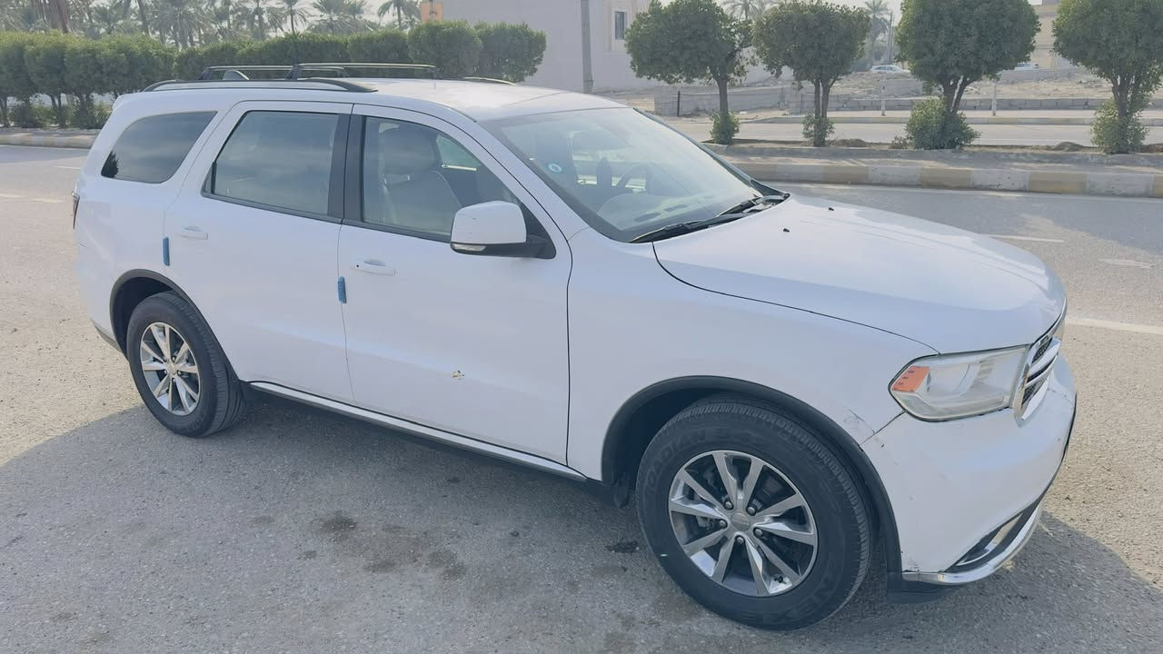 السلام عليكم 

دوج دورنكو ليمتد موديل 2015 رقم بغداد بأسمي 
فول مواصفات ما عدا الفتحه 

حادثها جاملغ و باب السايق صور الحادث بالمنشور 
محرك و كير مكفولات 

مكان السياره ميسان 
السعر ( 205 )

للاستفسار اكثر 
الاتصال ‭0783 468 2884‬
واتساب  ‭0770 270 0612‬
