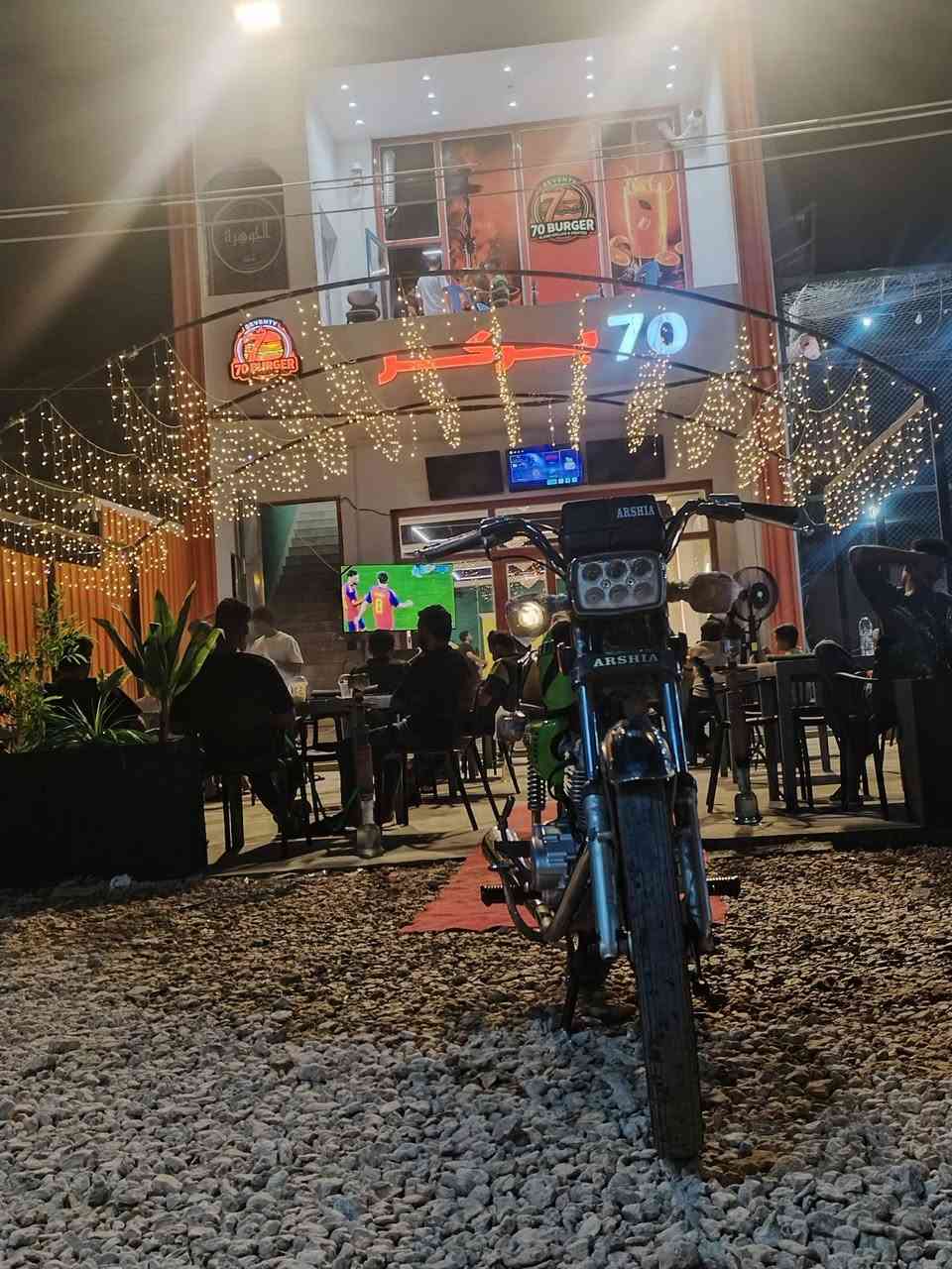 السلام عليكم
للبيع دراجه ٤ كير ارشه طالعه شهر ٨  العام  وكيل عارضي شراي بي خير ويدلل *********** سعر ٨٥٠ وبيها مجال للشراي مكان قضاء الشاميه
